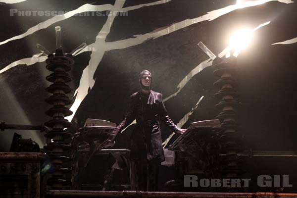 RAMMSTEIN - 2009-12-09 - PARIS - Bercy - 